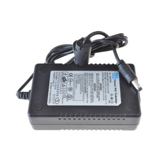 Original Netzteil  AC Adapter Channel Well  PAA050F Output: 12V-4,16A