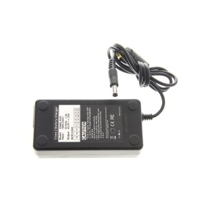 Original Ladegerät PortaPower C060L1001 Output 42V-1,35A Stecker 5,5X2,1mm